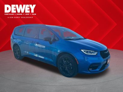 New 2026 Chrysler Pacifica Select