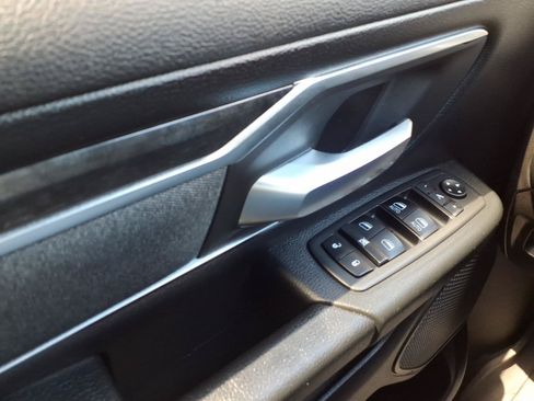 Used 2019 RAM 1500 Big Horn AWD/4WD image 32