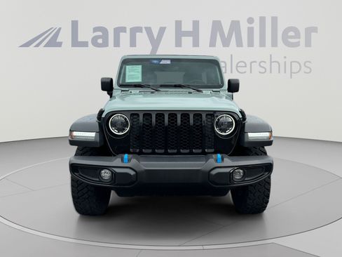Used 2023 Jeep Wrangler Unlimited w/ Sun & Screen Package AWD/4WD image 8