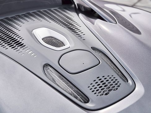 Used 2023 McLaren Artura image 11