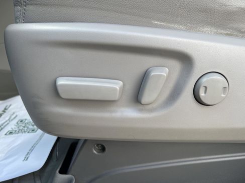 Used 2017 Toyota Sienna XLE w/ XLE Navigation Package FWD image 16