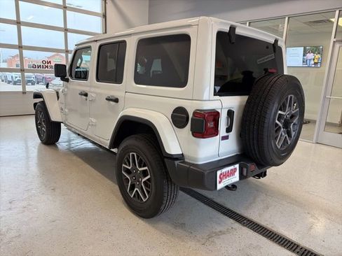 Used 2024 Jeep Wrangler Unlimited Sahara w/ Technology Group AWD/4WD image 6