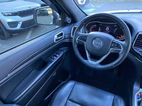 Used 2019 Jeep Grand Cherokee Limited w/ Luxury Group II image 29