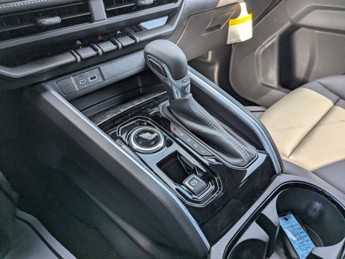 New 2025 Chevrolet Colorado LT w/ LT Convenience Package image 26