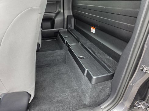 Used 2019 Toyota Tacoma SR AWD/4WD image 32
