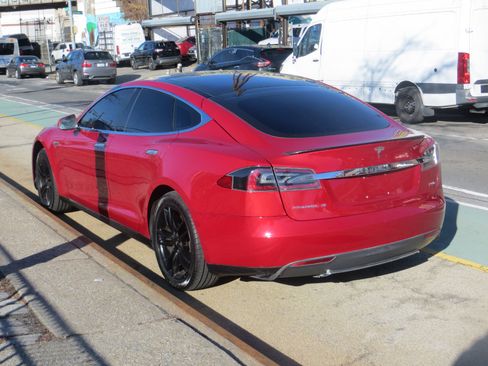 Used 2013 Tesla Model S Performance image 22