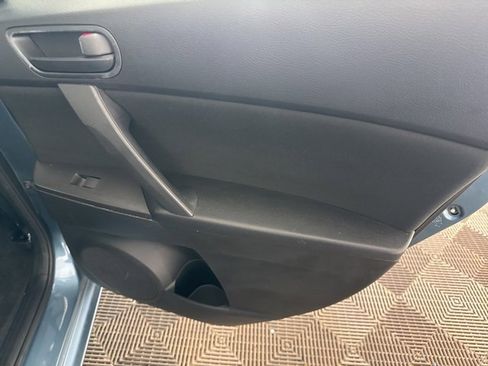 Used 2011 MAZDA MAZDA3 i Sport image 24