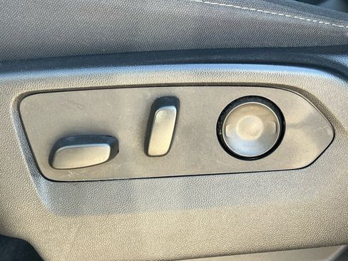 Used 2022 Chevrolet Silverado 1500 LT image 24