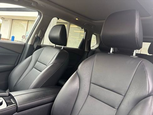 Used 2023 Nissan Rogue SL w/ SL Premium Package image 8