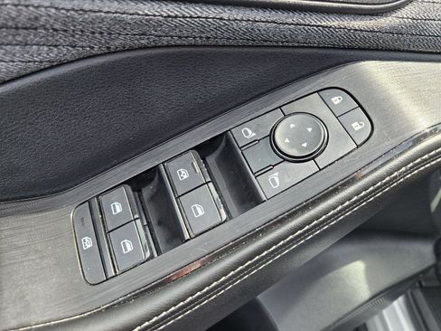 Used 2023 Nissan Rogue SV AWD/4WD image 14