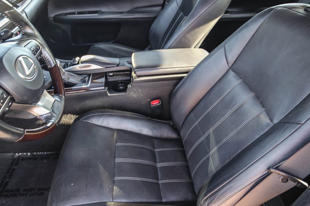 Used 2017 Lexus ES 300h w/ Luxury Package FWD image 18