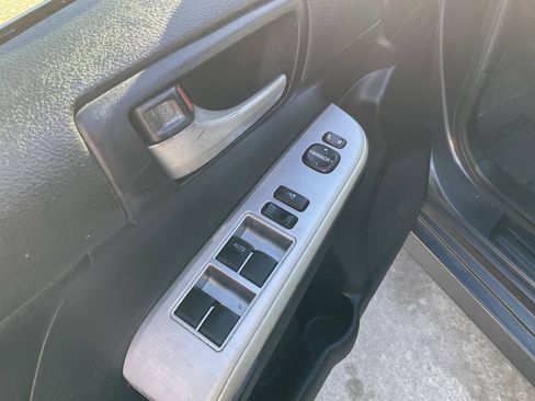 Used 2012 Toyota Camry SE FWD image 11
