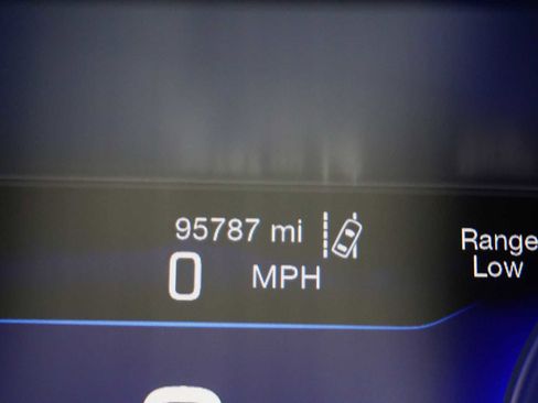 Used 2015 Chrysler 200 C w/ Navigation & Sound Group I image 27