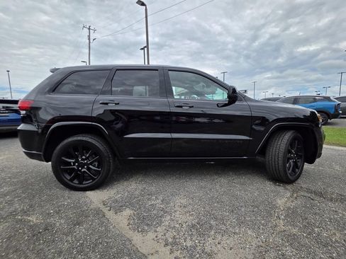Used 2020 Jeep Grand Cherokee Altitude AWD/4WD image 40