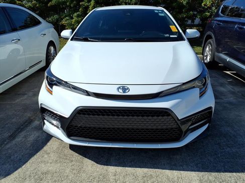Used 2022 Toyota Corolla SE image 2