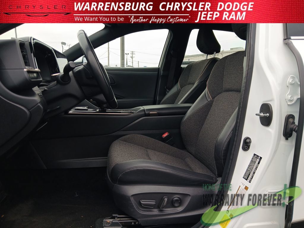 Used 2024 Toyota Crown AWD/4WD image 14