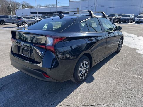 Used 2022 Toyota Prius XLE image 3