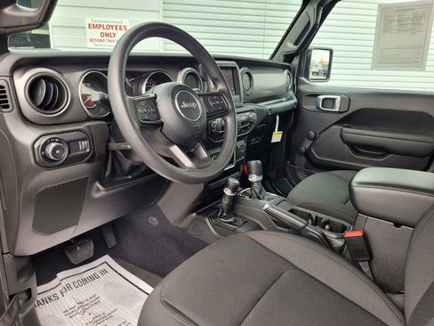 Used 2023 Jeep Wrangler Sport AWD/4WD image 10