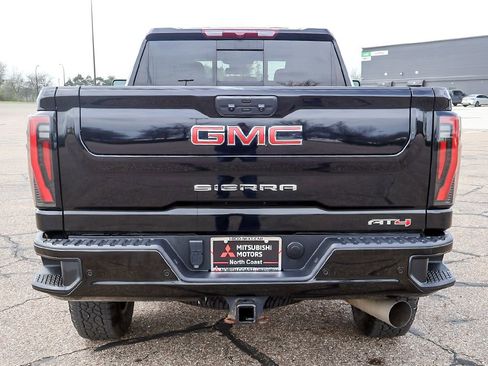 Used 2024 GMC Sierra 2500 AT4 w/ AT4 Preferred Package AWD/4WD image 15