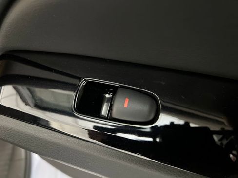 Used 2024 Nissan Altima 2.5 SR image 17