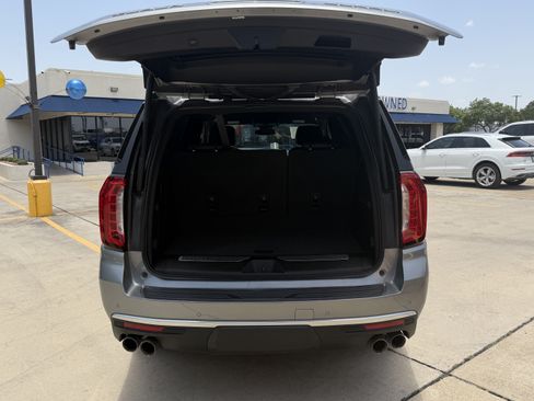 Used 2023 GMC Yukon Denali RWD image 9
