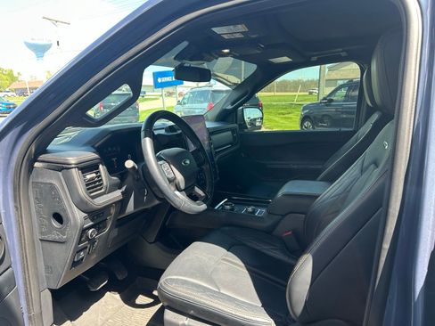 Used 2023 Ford Expedition Max Platinum AWD/4WD image 9