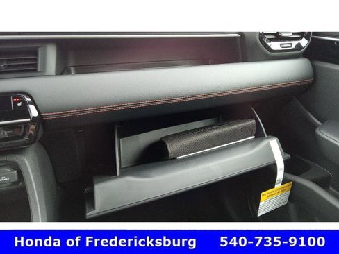 Used 2025 Honda Pilot Sport image 30