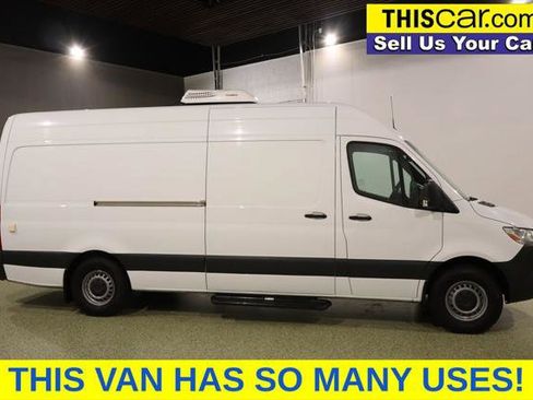 Used 2020 Mercedes-Benz Sprinter 2500 image 11