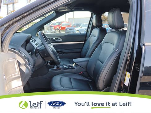 Used 2018 Ford Explorer XLT w/ Equipment Group 202A image 11