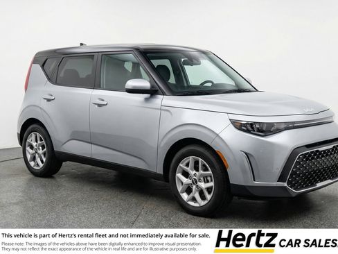 Used 2025 Kia Soul LX w/ LX Technology Package FWD image 1