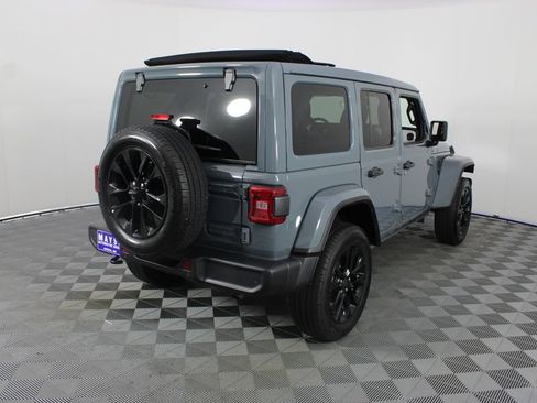 Used 2025 Jeep Wrangler Unlimited Sahara w/ Safety Group AWD/4WD image 23