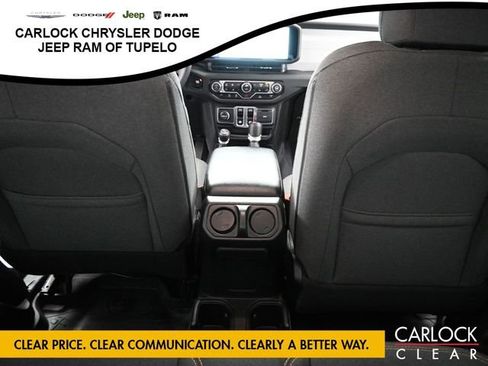 Used 2025 Jeep Wrangler Sport image 28