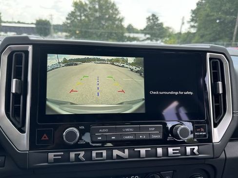 New 2025 Nissan Frontier SV w/ SV Convenience Package RWD image 4