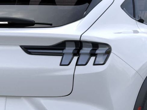New 2026 Ford Mustang Mach-E Select RWD image 21