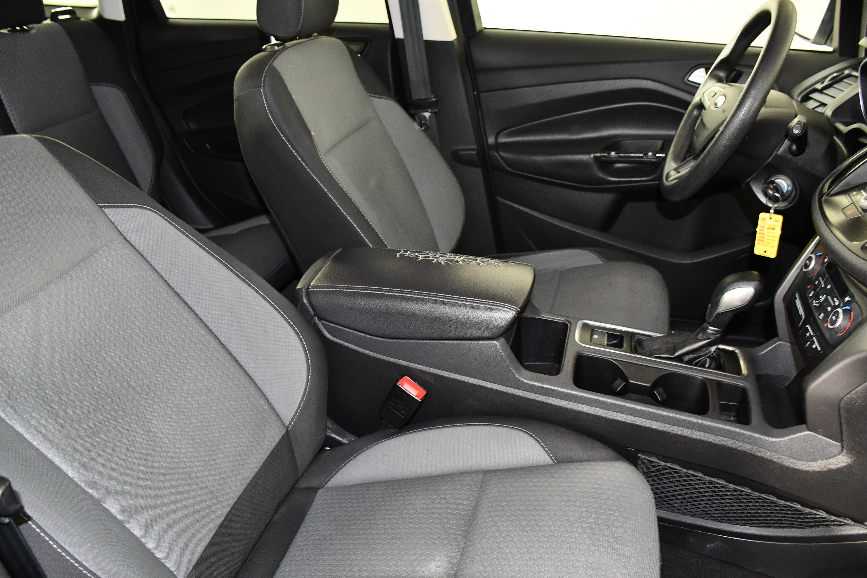 Used 2018 Ford Escape SE w/ SE Sync 3 Package AWD/4WD image 41