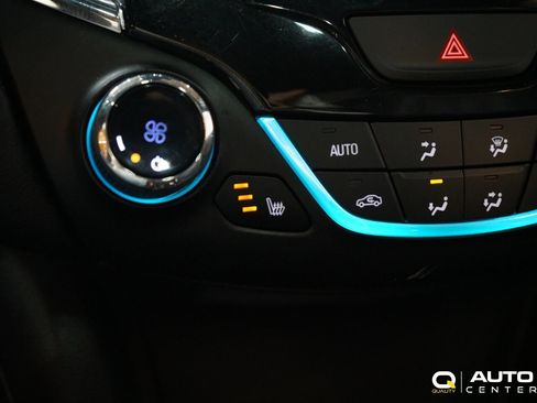 Used 2017 Chevrolet Cruze Premier image 21