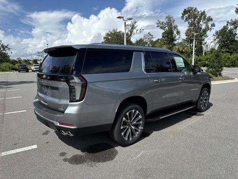 New 2026 Chevrolet Suburban High Country w/ Sun And Tow Package AWD/4WD image 3