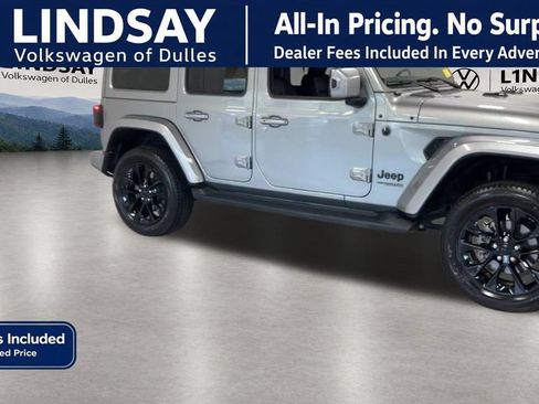 Used 2021 Jeep Wrangler Unlimited Sahara AWD/4WD image 4