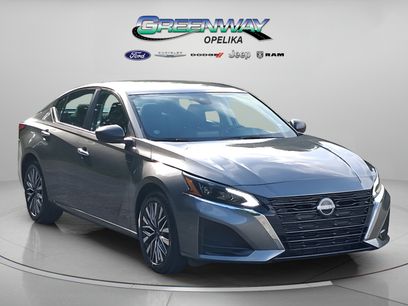 Used 2025 Nissan Altima 2.5 SV