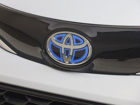 Used 2024 Toyota Sienna XSE image 17