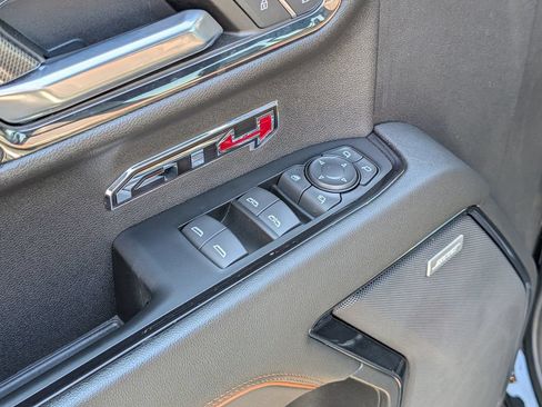 Used 2024 GMC Sierra 1500 AT4 w/ Technology Package AWD/4WD image 16