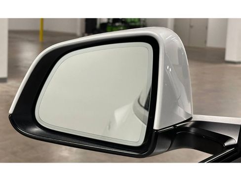 Used 2023 Tesla Model Y Long Range AWD/4WD image 35