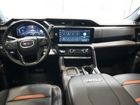 Used 2024 GMC Sierra 2500 AT4 w/ AT4 Premium Plus Package AWD/4WD image 17
