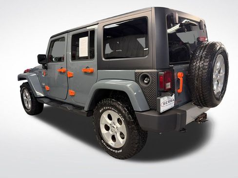 Used 2014 Jeep Wrangler Unlimited Sahara w/ Connectivity Group AWD/4WD image 4