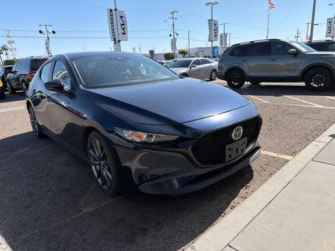 Used 2022 MAZDA MAZDA3 s FWD image 1