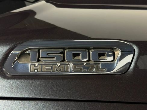 Used 2019 RAM 1500 Laramie RWD image 10
