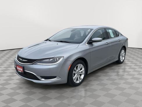 Used 2016 Chrysler 200 Limited FWD image 3