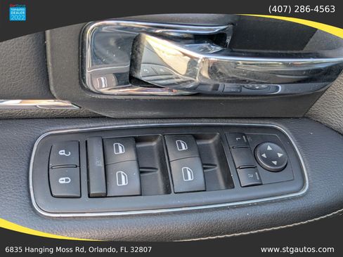 Used 2015 RAM 1500 Laramie RWD image 16