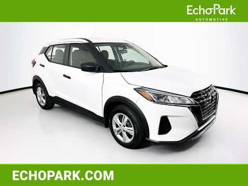 Used 2024 Nissan Kicks S image 1