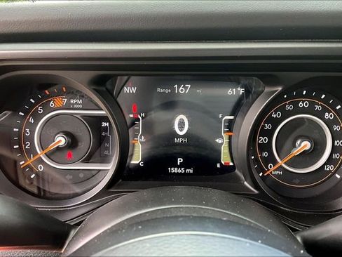 Used 2025 Jeep Wrangler Unlimited Rubicon AWD/4WD image 13